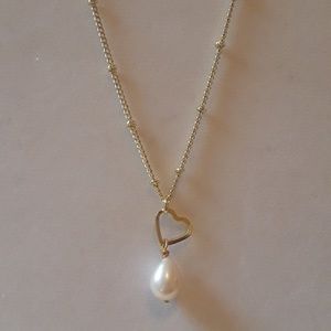 NWT Pearl drop and heart Necklace